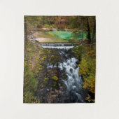 秋の森を流れる水 タペストリー (正面)