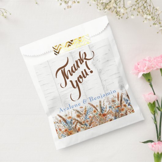 秋の樺の木の木と野結婚花 フェイバーバッグ (封をした状態)