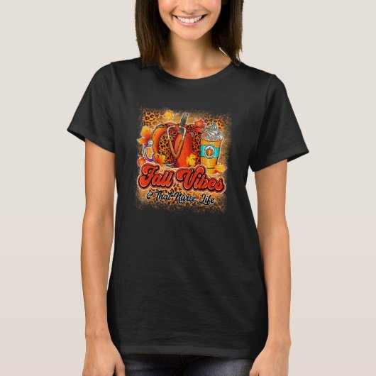 秋の気配とあの看護師ライフ 秋 看護の日 看護師 Tシャツ (正面)