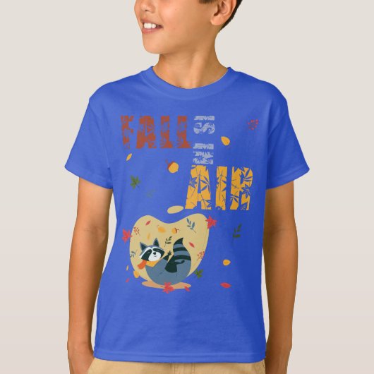 秋の気配と遊ぶアライグマ Tシャツ (正面)