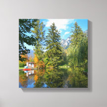 秋の池がよどむ