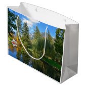 秋の池がよどむ ラージペーパーバッグ (裏面アングル)