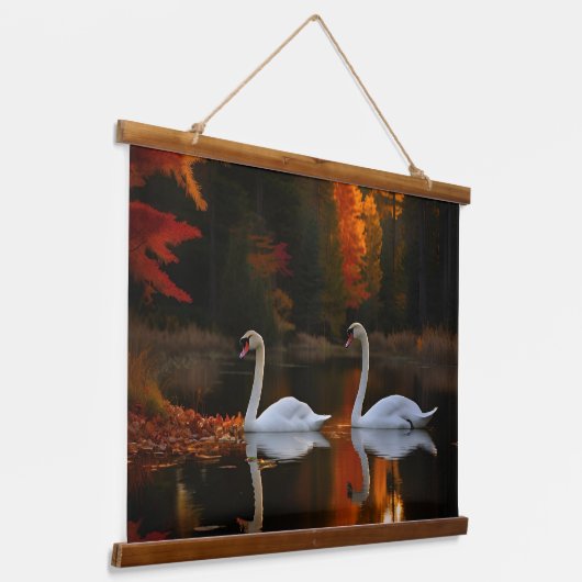 秋の池を優雅に走る白い白鳥 吊り下げ型タペストリー (傾斜あり)