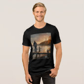秋の灯台桟橋 海岸の落ち着き トライブレンドTシャツ (正面全面)