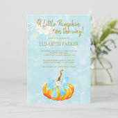 秋の男の赤ちゃんシャワーの途中の小さなカボチャ 招待状 (スタンド正面)