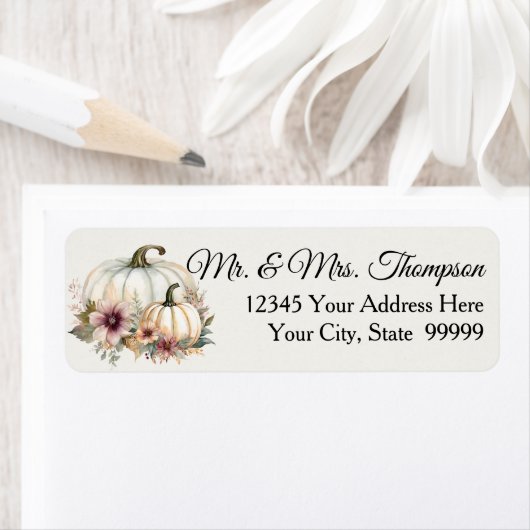秋の白いパンプキン フローラル バーガンディ 返信先住所 ラベル (インサイチュ)