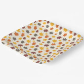 秋の秋葉の ペーパープレート (傾斜あり)