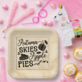 秋の空アップルパイのフラワーサック見える ペーパープレート (パーティー)