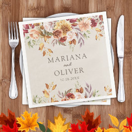 秋の紅葉と秋の色合い アイボリーの結婚式