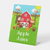 秋の納屋周囲の庭誕生日ブラウンヘアガール 台座サイン (正面)