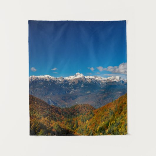 秋の素晴らし景色を眺める山トリグラフ タペストリー (正面)