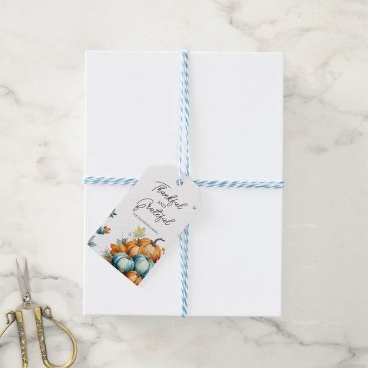 秋の素朴かぼちゃ感謝祭ディナー ギフトタグ (より糸付き)