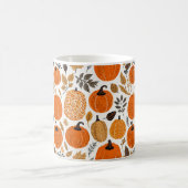 秋の素朴オレンジカボチャの葉のパターン コーヒーマグカップ (中央)