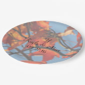 秋の結婚式写真の背景名日付モノグラム ペーパープレート (アングル)