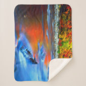 秋の色を反映したスウィフト川 シェルパブランケット (正面)