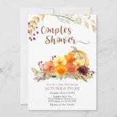 秋の花とカボチャのカップルがシャワー 招待状 (正面)