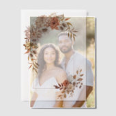 秋の花と葉秋の結婚式付きアーチ ベラム紙招待状 (オフセット (カップル))