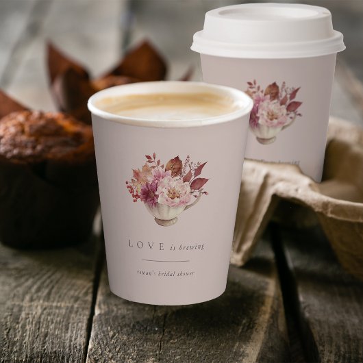秋の花のティーカップラブイズブリューイング ブライダルシャワー 紙コップ