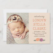 秋の花ベージュ女の赤ちゃんの写真の誕生 案内状 (正面)