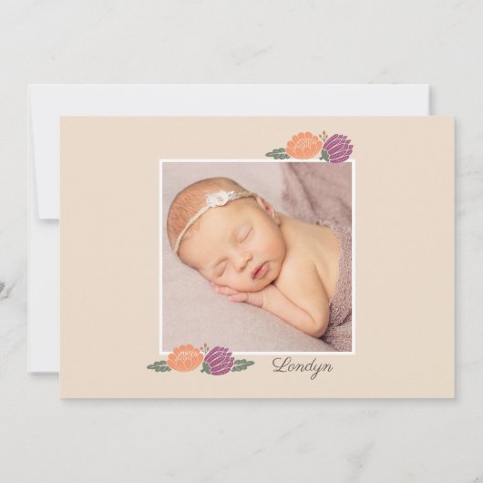 秋の花ベージュ女の赤ちゃんの写真の誕生 案内状 (裏面)