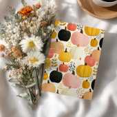 秋の落ち葉と鮮やかなカボチャの感謝祭の食事 招待状