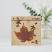 秋の落ち葉をプリントしたエイジドペーパーのウェディングシャワー招待状 招待状 (スタンド正面)