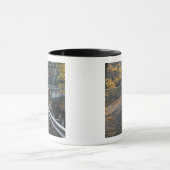 秋の葉とミラーズの橋 マグカップ (中央)