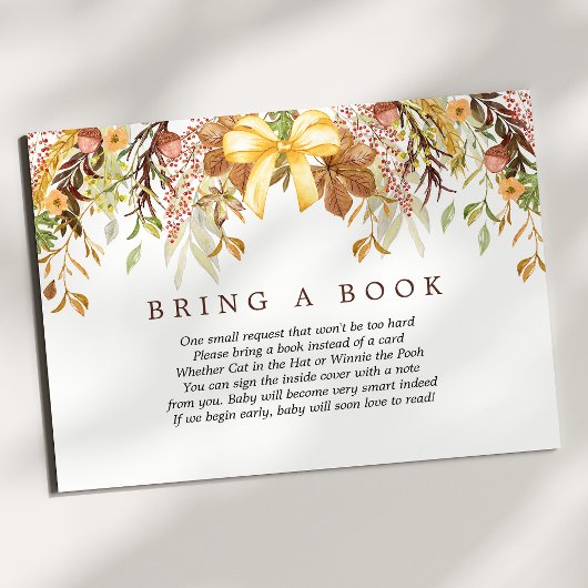 秋の葉のフローラが本の赤ちゃんシャワーをもたらす エンクロージャーカード