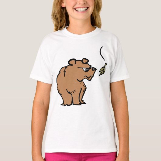 秋の葉落ちるアカグマかわいい野生動物 Tシャツ (正面)