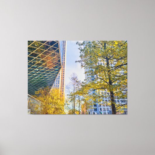 秋の街並みモダン建築 キャンバスプリント (正面)