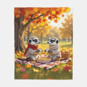 秋の衣装を身に着けた可愛いメルカットをピクニックに フリースブランケット (正面)