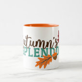 秋の豪華なアコーンとオークの葉 ツートーンマグカップ (中央)