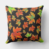 秋の赤い緑の離れオレンジのカエデ離れの アウトドアクッション (裏面)