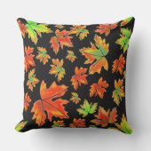 秋の赤い緑の離れオレンジのカエデ離れの アウトドアクッション (正面)