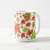 秋の赤い緑の離れオレンジのカエデ離れの コーヒーマグカップ (正面右)