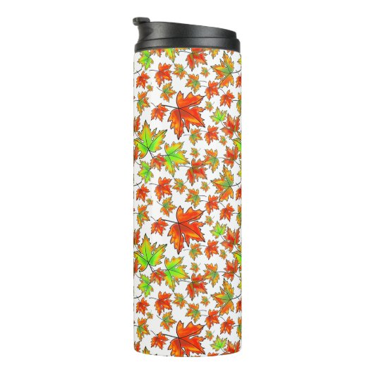 秋の赤い緑の離れオレンジのカエデ離れの タンブラー (回転右)