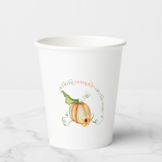 秋の赤ちゃんシャワーの途中の小さなかぼちゃ 紙コップ (正面)