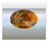 秋の飛行機の木々が湖を越えて (内部横(下))