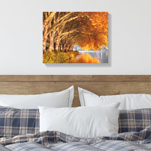 秋の飛行機の木々が湖を越えて キャンバスプリント (インサイチュ (寝室))