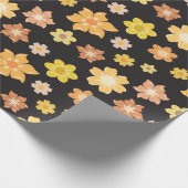 秋の黄金色の花ブラックシームレス誕生日ギフト ラッピングペーパー (角)