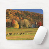 秋のMount Holyokeの農場 マウスパッド (マウス)