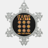 秋はメンタルヘルス感じの全て感じのOk スノーフレークピューターオーナメント (正面)