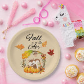 秋はリスと空気タイポグラフィにある ペーパープレート (パーティー)