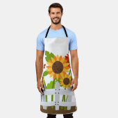 秋ひまわり園 エプロン (着用した状態)