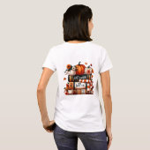 秋を愛する女の子Tシャツ | かわいいパンプキン Tシャツ (裏面フル)