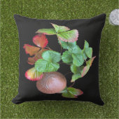 秋インストロベリーシーズンバックヤードガーデンフォト アウトドアクッション (芝生)