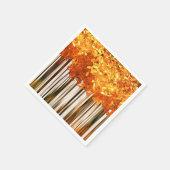 秋カエデの木の森の秋のオレンジ色の白 スタンダードカクテルナプキン (角)