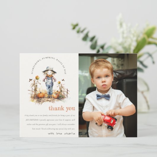 秋カボチャかかしハーベストキッズフォト誕生日 サンキューカード (スタンド正面)