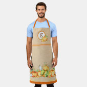 秋カボチャモノグラムの エプロン (着用した状態)