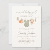 秋カボチャ女の子の衣服赤ちゃんシャワー 招待状 (正面)